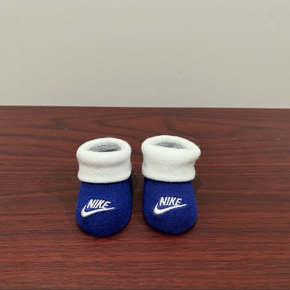 Nike 3 Piece Set, White & Purple, 0-6 Months - Picture 7 of 11